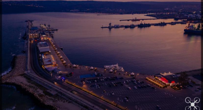 Odessos Appartamento Varna Esterno foto